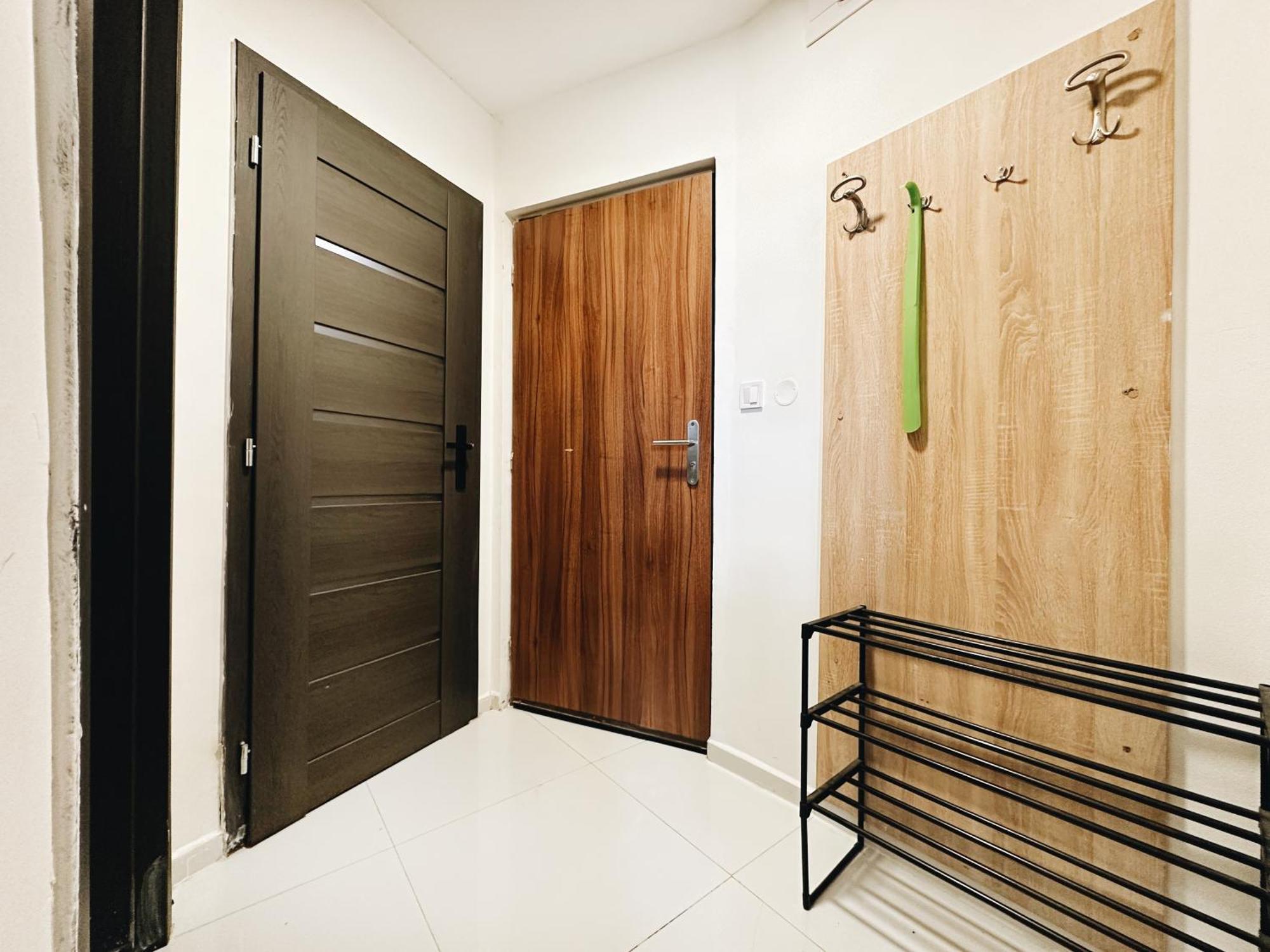 Crimson Charm Apartment Прага Екстериор снимка
